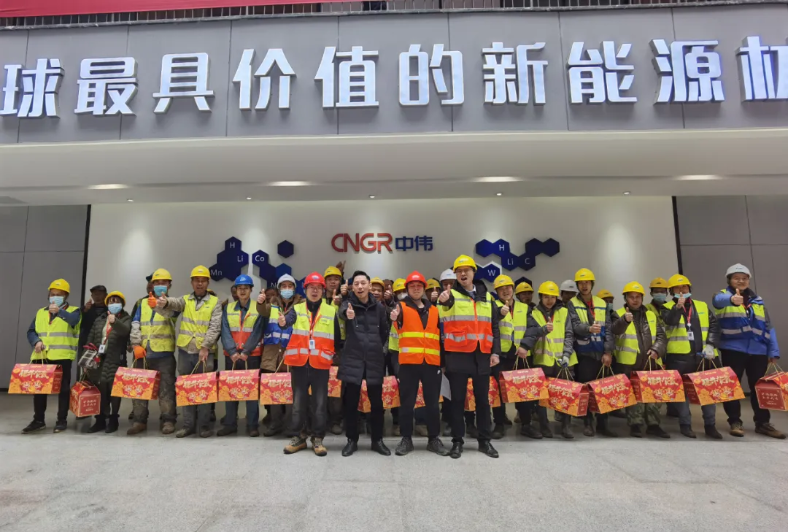 新春慰问暖人心 浓浓关怀显真情