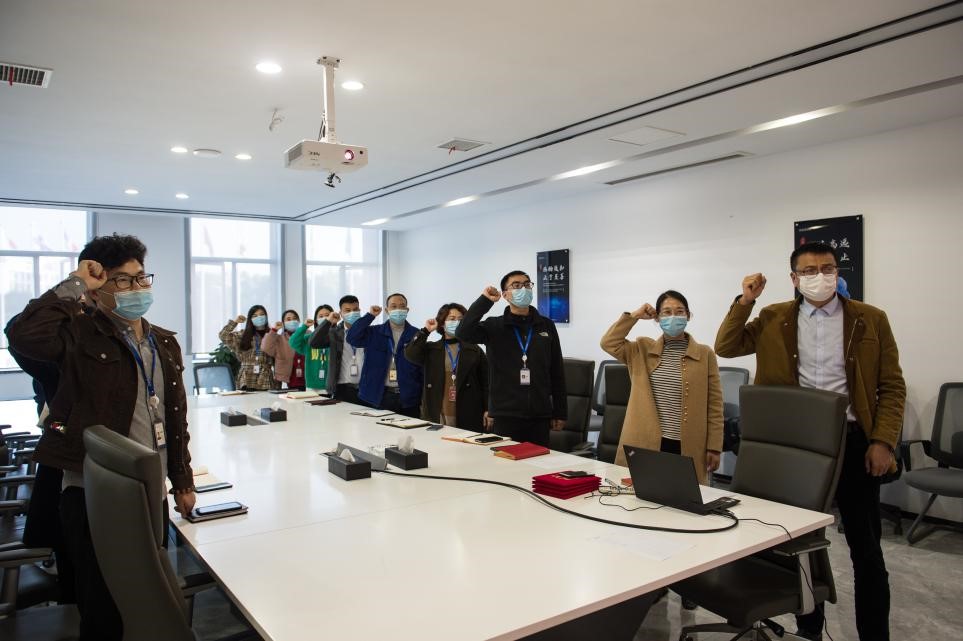 湖南bv伟德源自英国始于1946新能源党支部召开防疫先锋党员表彰会