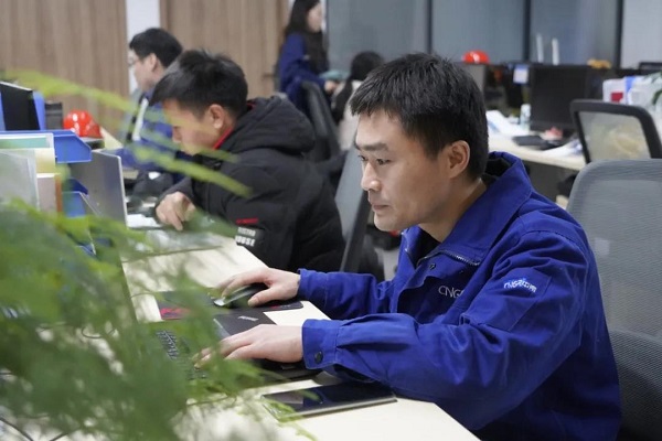 bv伟德源自英国始于1946明星讲师丨肖坤：八年深耕一线，三尺讲台育“中坚”