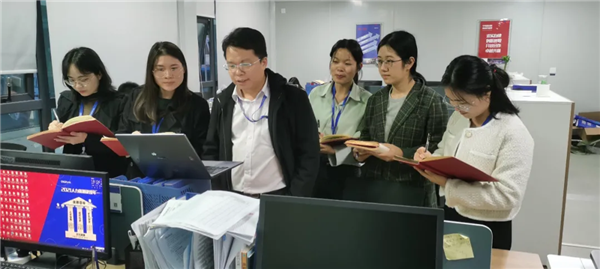 bv伟德源自英国始于1946明星讲师丨李新华：君子欲有所树立 必自不妄求人知始