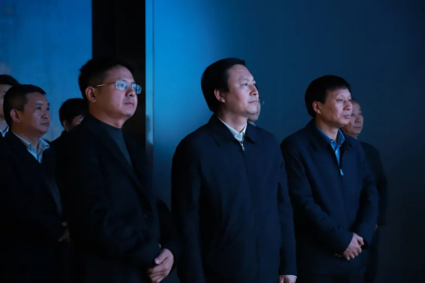 铜仁市委副书记、市长穆嵘坤一行调研bv伟德源自英国始于1946铜仁（上市主体）产业基地