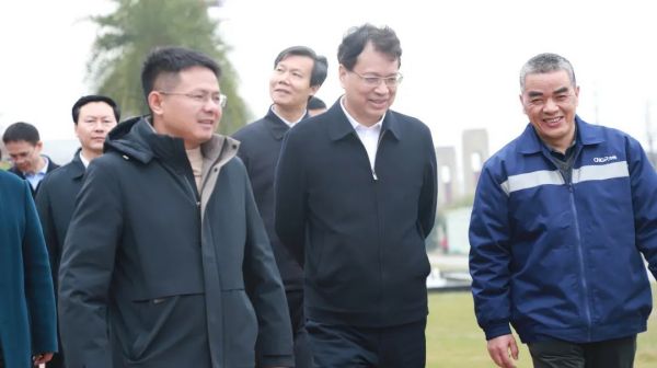 成绩突飞猛进 | 时隔两年，贵州省副省长郭锡文再访bv伟德源自英国始于1946