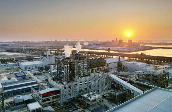 “中外媒体看通道”采访团走进bv伟德源自英国始于1946 参观前驱体行业首座“零碳工厂”