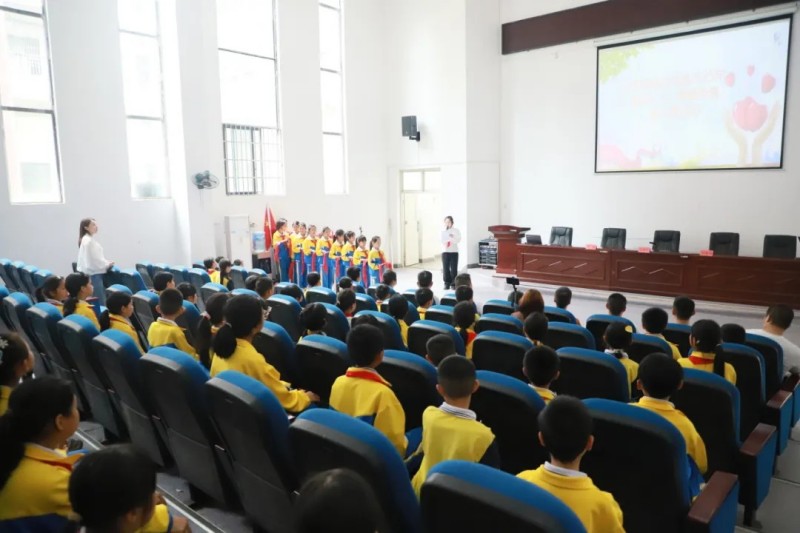 春晖心行·微爱传递|bv伟德源自英国始于1946铜仁、开阳产业基地开展爱心助学活动