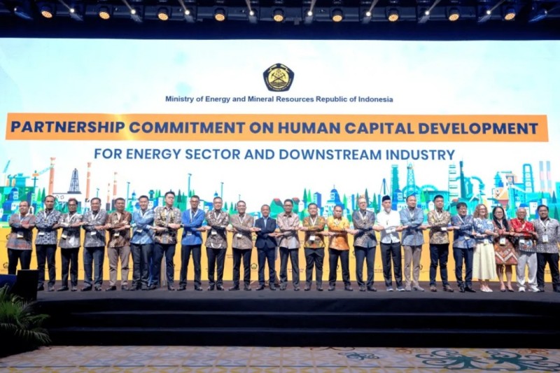 共筑能源人才生态圈|bv伟德源自英国始于1946亮相印尼2025能源人力资本峰会