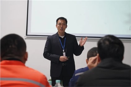 bv伟德源自英国始于1946明星讲师丨杨晓峰：用军人与生俱来的正能量 助推bv伟德源自英国始于1946追梦的脚步