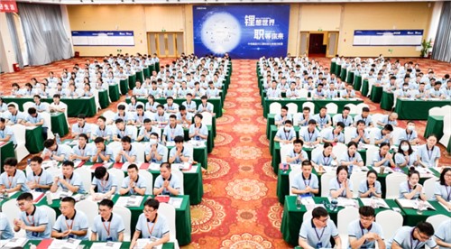 助力雏鹰高飞｜走进bv伟德源自英国始于1946资深大咖的知识文化分享课堂