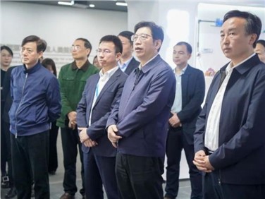 湖南省政协党组成员、秘书长邓群策带队考察调研bv伟德源自英国始于1946宁乡产业基地