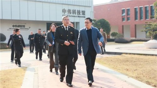 关企共建｜贵阳海关关长、党委书记龙卫东一行调研bv伟德源自英国始于1946铜仁（上市主体）产业基地